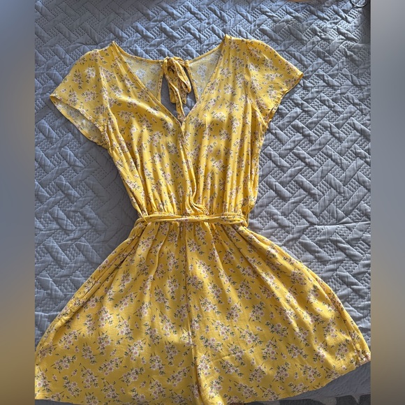 American Eagle Floral Romper - Picture 4 of 5